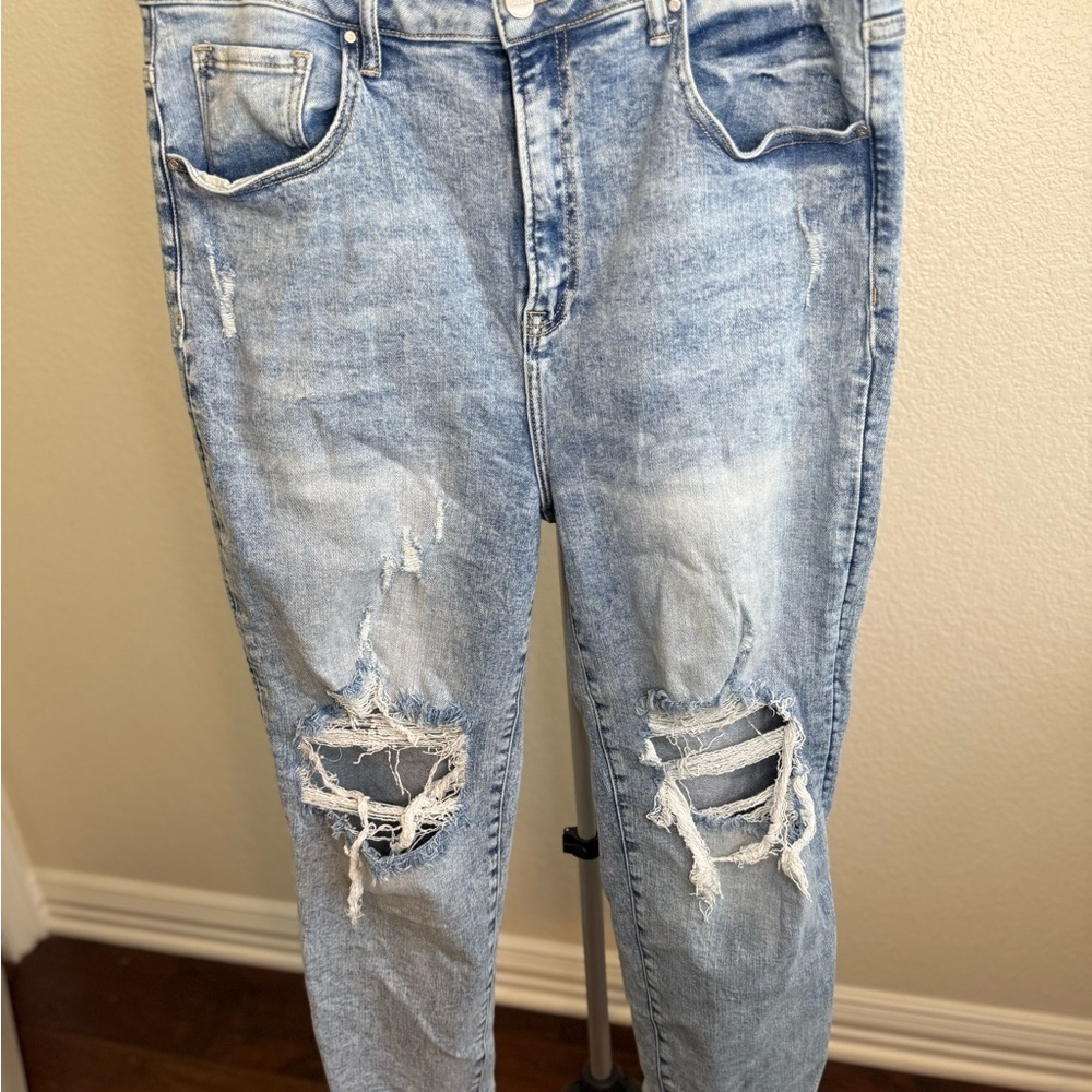 Trendy Light Blue Distressed Women's Jeans